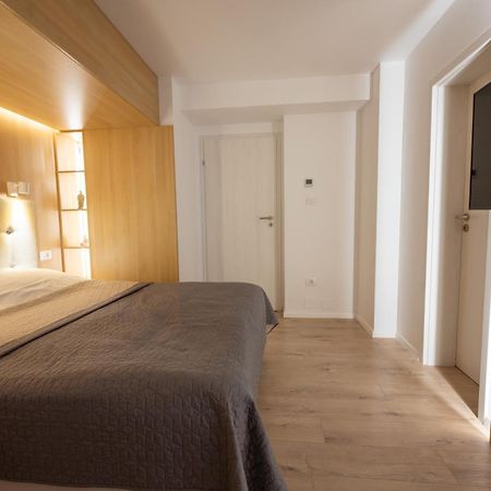 Ferienwohnung O-Zone Penthouse&Terrace Oradea Exterior foto